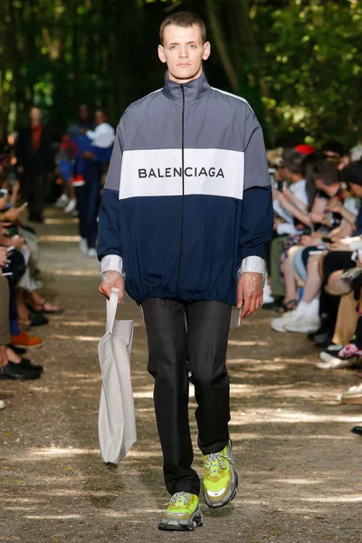 Look 46